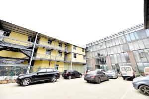 4�Ӻ�(ji��n)�׷�ס1700���W(xu��)�� ������7600ƽ�����`��У��