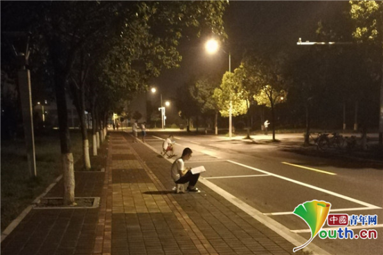 �W(w��ng)������һ��Уǧ�����W(xu��)�������������� �W(xu��)У������֧��