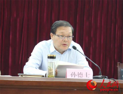 ���Ͽhί����(sh��)ӛ���h�L(zh��ng)�O��ʿ����Ҫ�vԒ