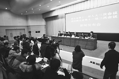 �������������ɕ����׈����l(f��)�����۽������κ������O����