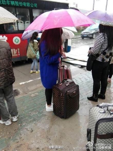 ��h�����˿ͱ��M ܇ǰ�T�B�򎧲������D��(�D)