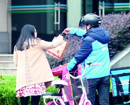 ��hһ��У�l(f��)�����u���� �W(xu��)����ֻ�ó�ʳ��