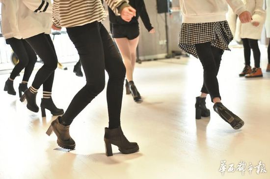 ÿ��������(x��)������Ҫ�����߸�Ь�ྚ�赸��