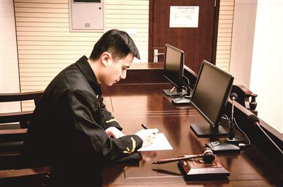 �����S�M��������Ҳ��Ҫ�֓��ǸеĬF(xi��n)��(sh��)��������������y�Խ�Q����ĺ��֮�n�����ٌ����I(y��)�����غ͌������g�����������ܵ���(y��n)�ؿ��(y��n)�����@��ԭ���ʡ�߼�����Ժ���������o���е�һ�΃�(n��i)����2��24�գ������k�������һ���o���m(x��)����2001����2016����������15�������н�H4000��Ԫ�������x���oȥ�����Ժ�ķ���һ�����±��ع�������l(f��)����P(gu��n)ע�;W(w��ng)��ӑՓ��