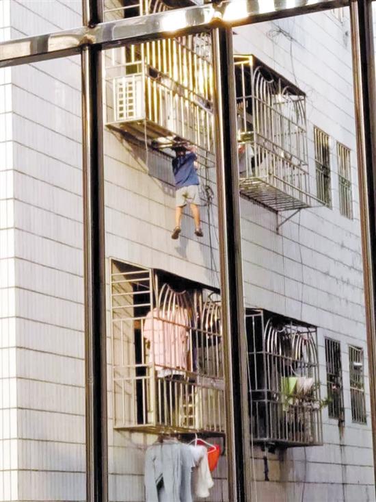 ������Ӎ ӛ�������������(x��)�������zӰ�����8��11������5�r30���S�����������^(q��)�Ϟ��ֵ����䲼��^(q��)�l(f��)���˼��@�U�ָ��˵�һĻ����H4�q����ͯ��(����)�ø�ĸ���ڼ���͵͵�������˴��_���Y(ji��)���^���������Ƿ��I�W(w��ng)�����w�ҿ��x�،���20�׸�(ҊС�D)��ǧ�xһ�l(f��)֮�H��һ�����ĵġ����e�硱ͽ�����������������ʩ�I��(Ҋ�҈D)��