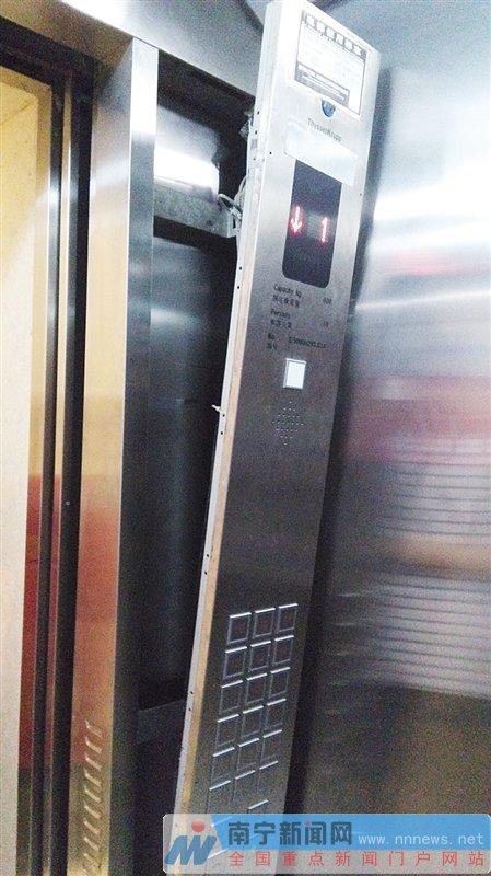 業(yè)主掛橫幅維權(quán) 開(kāi)發(fā)商稱名譽(yù)受損向業(yè)主索賠10萬(wàn)元