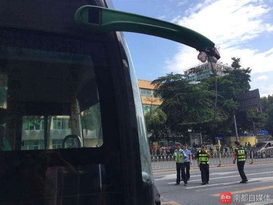 ���ڹ���܇���1��Ů�˿����� �����Д���v��