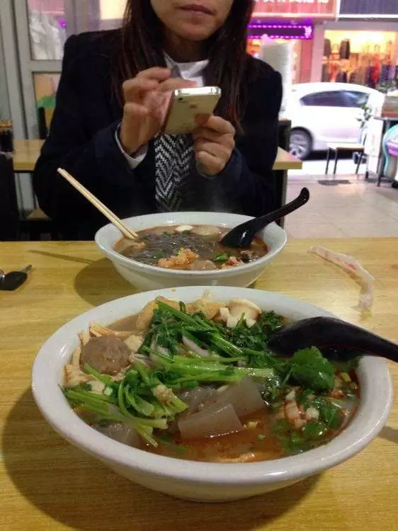 女子連吃四個(gè)月麻辣燙暴瘦40斤 醫(yī)生:再吃要人命