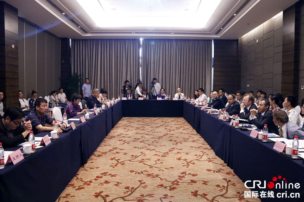 �DƬĬ�J(r��n)��(bi��o)�}