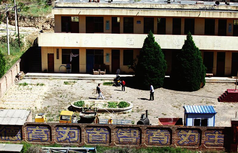 600ƽ���׵ČW(xu��)У��ֻ��һ��(g��)�W(xu��)���̓ɂ�(g��)�ώ�